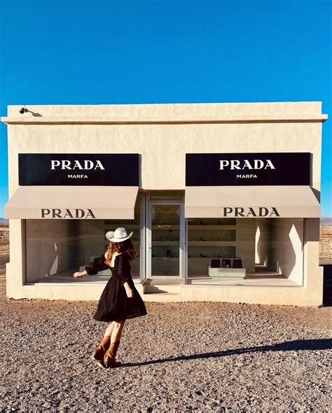 prada marfa lights